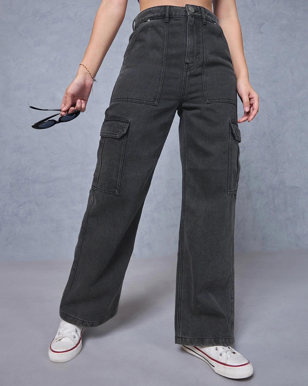 Women's Black Straight Fit Cargo Jeans bottomwear