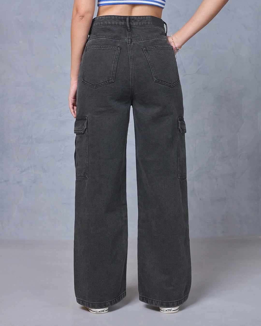 Women's Black Straight Fit Cargo Jeans bottomwear