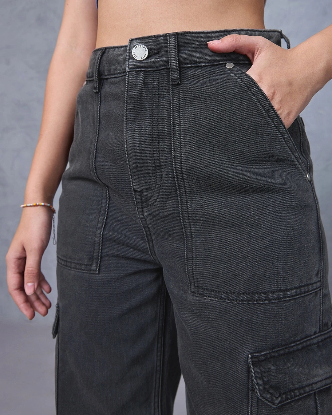 Women's Black Straight Fit Cargo Jeans bottomwear